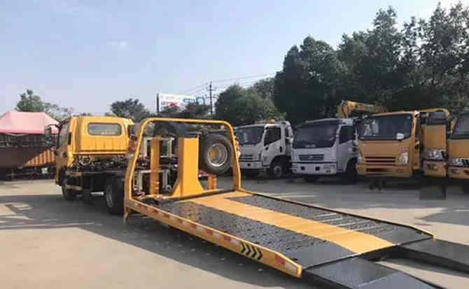 新建区汽车中途维修案例