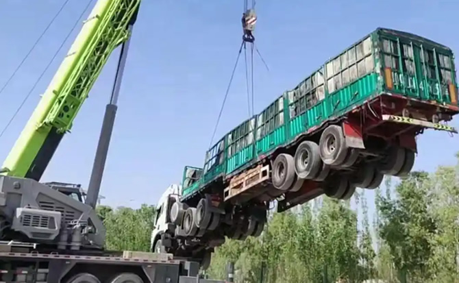 新建区道路脱困救援案例